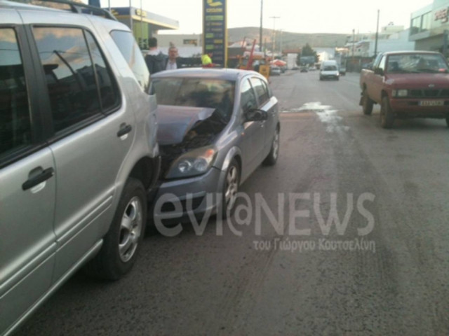 Τρομερή καραμπόλα 4 αυτοκίνητων στη Χαλκίδα