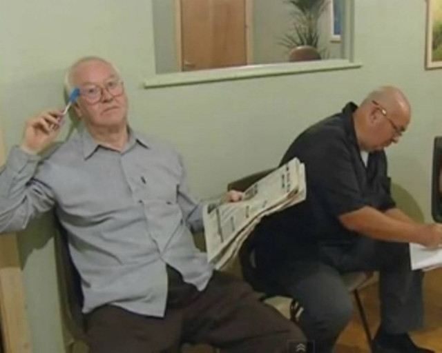 Η ξεκαρδιστική φάρσα με το πάγωμα του χρόνου!