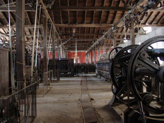 Έκλεψαν μηχανήματα αξίας 100.000 ευρώ