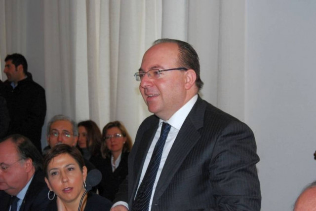 Ιταλοί δήμαρχοι χαρίζουν το μισθό τους στην Ελλάδα