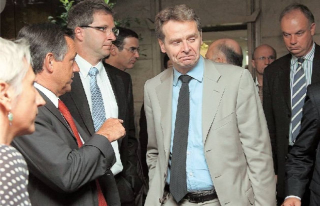 Ο ειδικός λογαριασμός δείχνει εσωτερική χρεοκοπία για την Ελλάδα