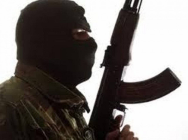 Έκαναν «ντου» με καλάσνικοφ