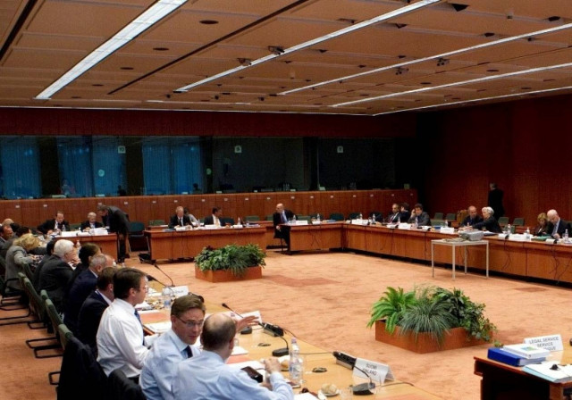 Πυρετώδεις οι διαβουλεύσεις ενόψει Eurogroup
