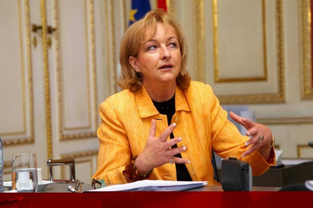 Φέκτερ: Προκλητική η πρόταση πώλησης ελληνικών νησιών