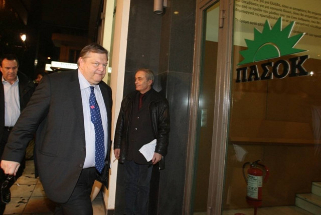 Ράβει κουστούμι για πρόεδρος του ΠΑΣΟΚ ο Βενιζέλος
