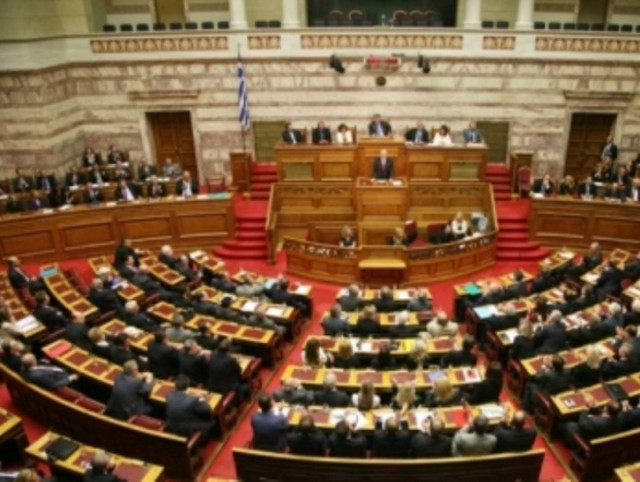 Ψηφίστηκε το νομοσχέδιο με τις συνταξιοδοτικές διατάξεις