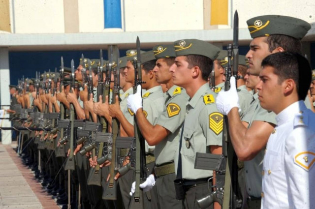 Αναβάλλονται για δυο μήνες οι κρίσεις στις Ένοπλες Δυνάμεις