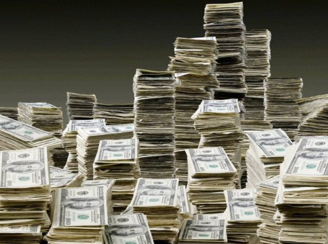 Μακραίνει ο κατάλογος των πολιτικών που έβγαλαν λεφτά στο εξωτερικό