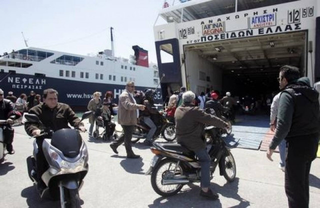 Μικρή πτώση στην κίνηση από τα λιμάνια του Πειραιά