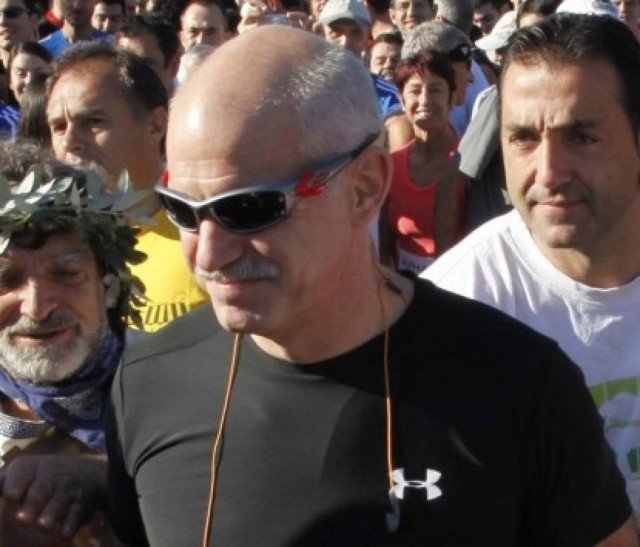 ΠΑΣΟΚ : Λεφτά υπάρχουν για τον γυμναστή του Γιώργου!