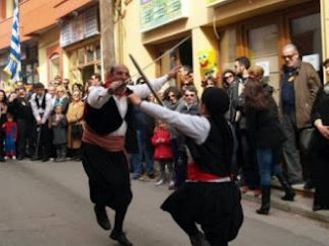 Το δημόσιο χρέος… κατέβηκε στο καρναβάλι