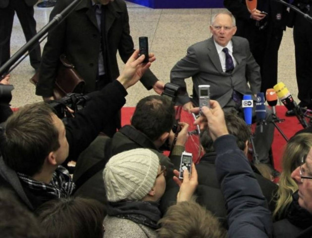 Σόιμπλε: Εντός του Μαρτίου η απόφαση για την ενίσχυση του ESM