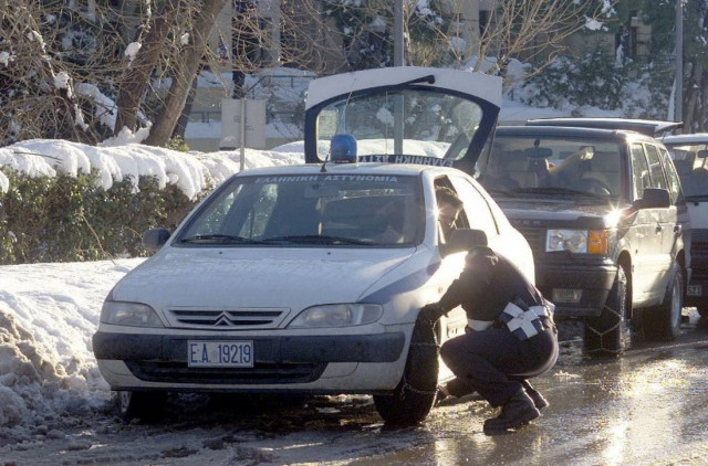 Με αντιολισθητικές αλυσίδες η κυκλοφορία στη Μακεδονία