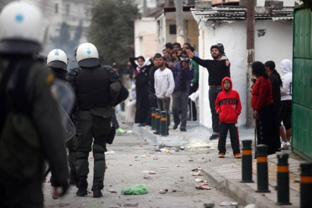 Άγρια καταδίωξη και πυροβολισμοί στο Μενίδι