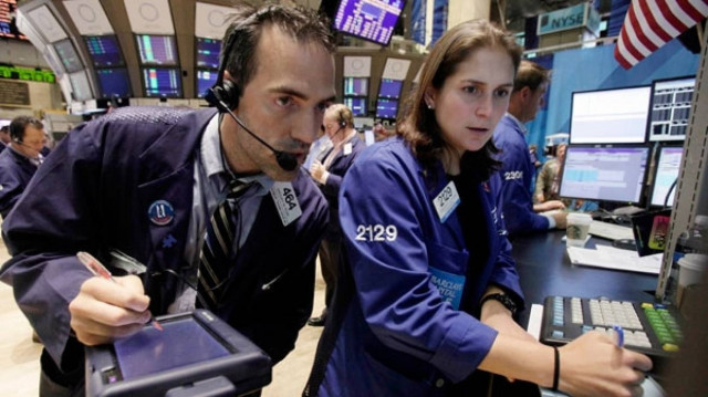 Αμετάβλητες οι απώλειες στη Wall Street