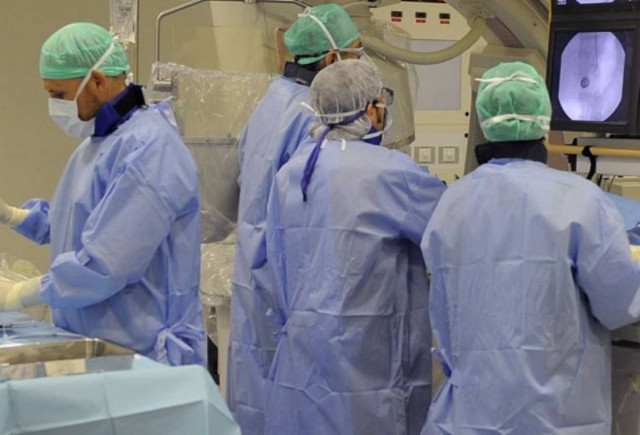 Πέθανε ο ασθενής που είχε κάνει μεταμόσχευση άκρων