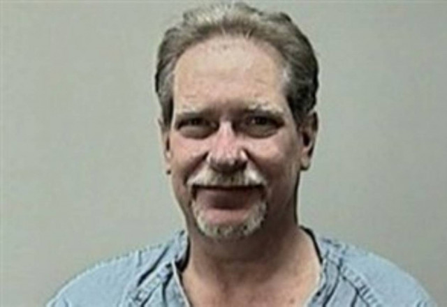 Yποδύθηκε τον διευθυντή τους για να φάει δωρεάν