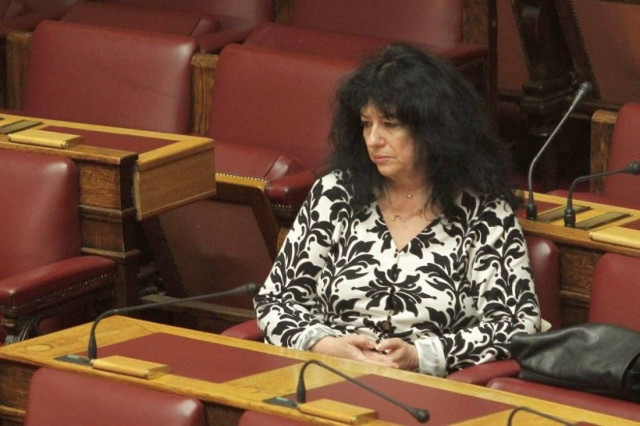 Η εκρηκτική Άννα Βαγενά στην παρθενική της ομιλία