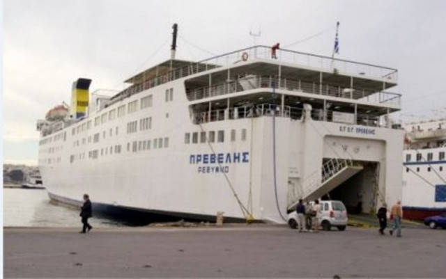 Δεν έδεσε πλοίο σε Φολέγανδρο και Σίκινο λόγω καιρού