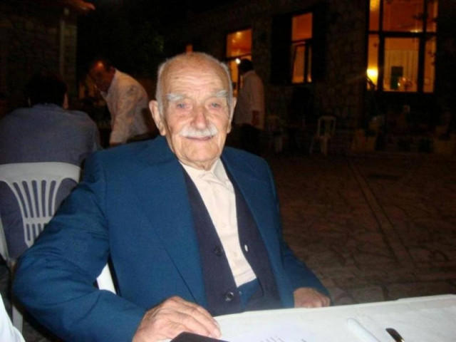 Ο παππούς του …Facebook σβήνει τα 104 κεράκια!