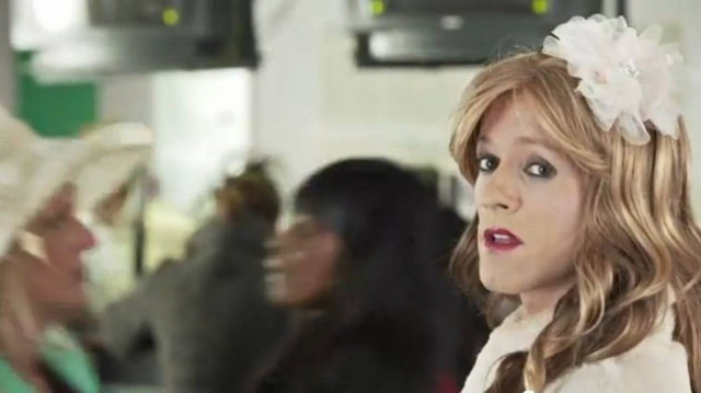 Απαγορεύτηκε διαφήμιση με τρανσέξουαλ