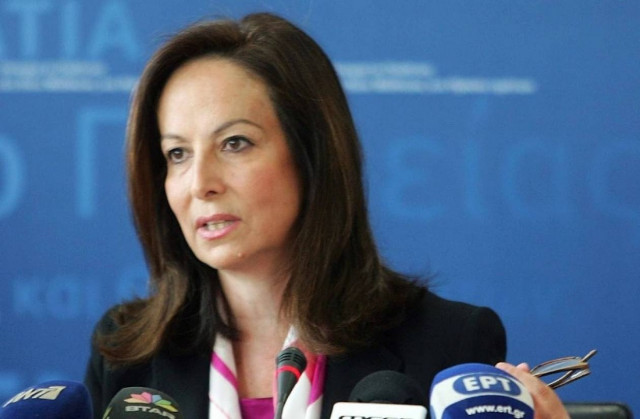 Διαμαντοπούλου: Λάθος μου να ζητήσω τιμωρία μαθητών που μούντζωσαν