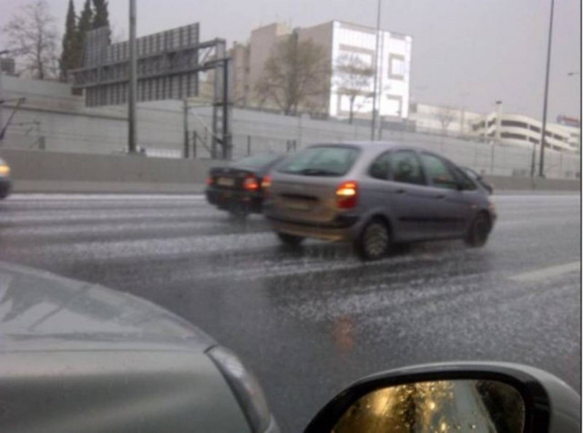 Xαλαζόπτωση στην Αττική Οδό