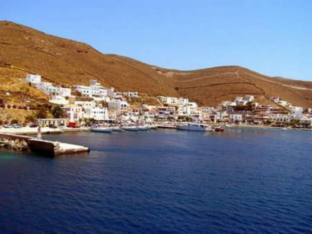 Εντοπίστηκε σε ημιθανή κατάσταση στο λιμάνι της Κύθνου