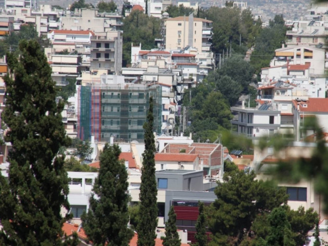 Στο σφυρί πανάκριβα ακίνητα ελλείψει ρευστότητας