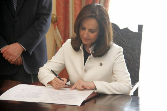 Η Διαμαντοπούλου προς άγραν γερμανικών επενδύσεων