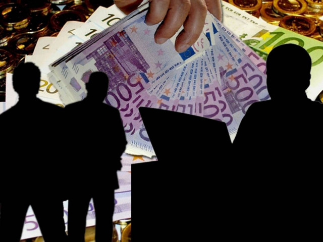 Δημόσιοι υπάλληλοι με καταθέσεις εκατομμυρίων ευρώ!