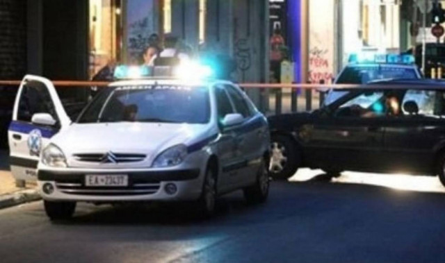 Ληστές τραυμάτισαν με μαχαίρι τους ενοίκους