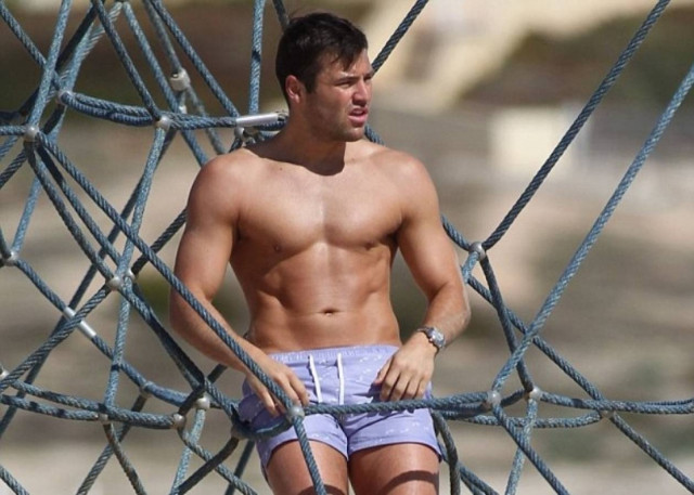 Ένα σέξι αγόρι στα … δίχτυα σας