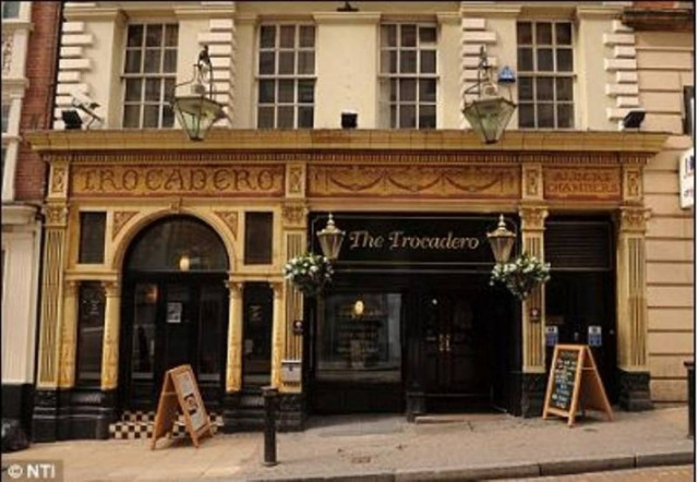 Ένα στοιχειωμένο μπαρ... στο Μπέρμιγκχαμ