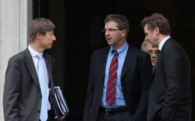 Έρχονται μέτρα 11 δισ. ευρώ και απολύσεις!