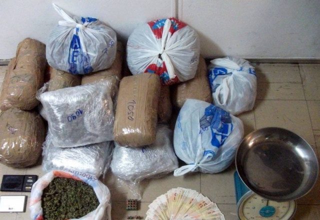 Αυτοκίνητα «φορτωμένα» με χόρτο…