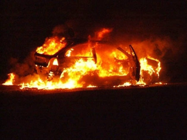 Στις φλόγες όχημα στην Καλλιθέα