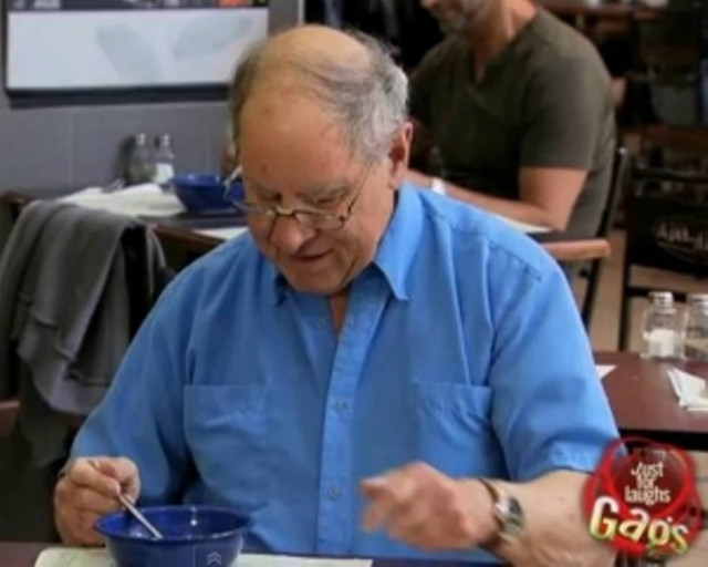 Ξεκαρδιστική φάρσα: Γίνε ρεζίλι τρώγοντας σούπα