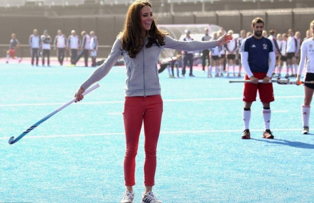 Μια πριγκίπισσα παίζει χόκεϊ