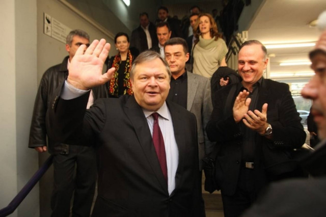 Το πάζλ των κινήσεων Βενιζέλου