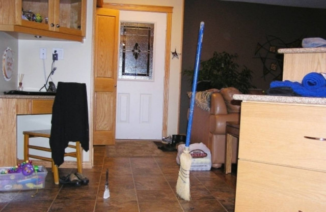 Σκούπες που στέκονται μόνες τους