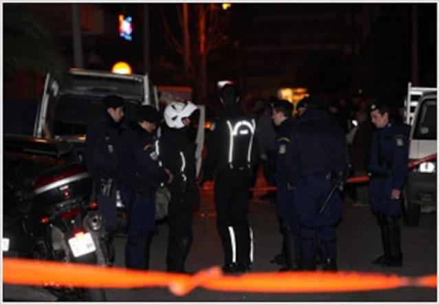 Είκοσι άτομα επιτέθηκαν σε μοτοσικλετιστή!