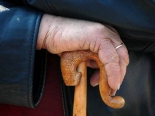 Χτύπησαν ηλικιωμένους για λίγα ευρώ