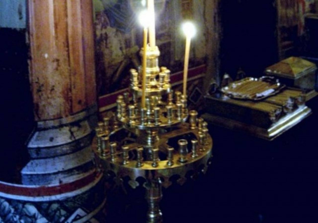 Μανουάλια εκκλησιών έκλεβαν τρεις Roma