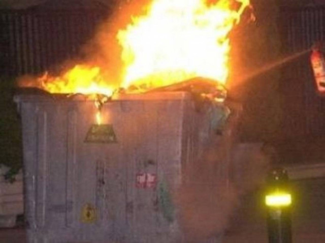 «Λαμπάδιαζε» τους κάδους απορριμμάτων…