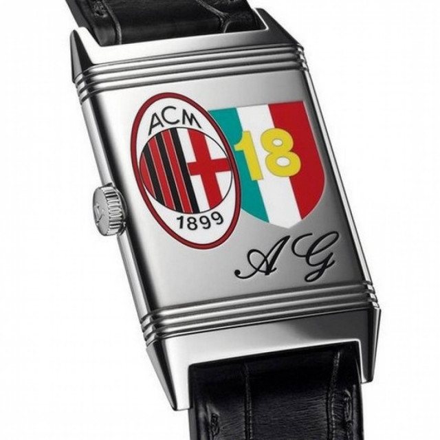 To Jaeger-LeCoultre Grande Reverso φόρεσε την φανέλα της Μίλαν