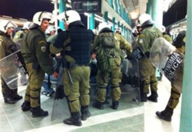 Προσήχθησαν 12 οπαδοί από το  σταθμό Ειρήνη