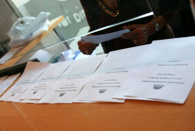 Μέχρι τις 7 παρατάθηκε η ψηφοφορία στο ΠΑΣΟΚ