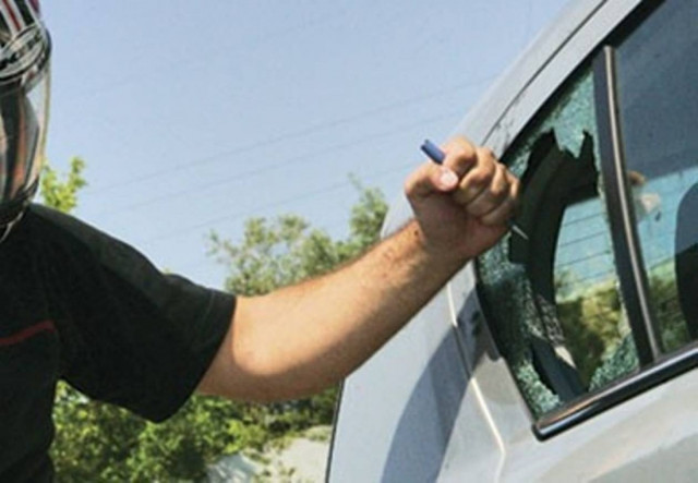 Έστηναν καρτέρι σε οδηγούς που περίμεναν στα φανάρια