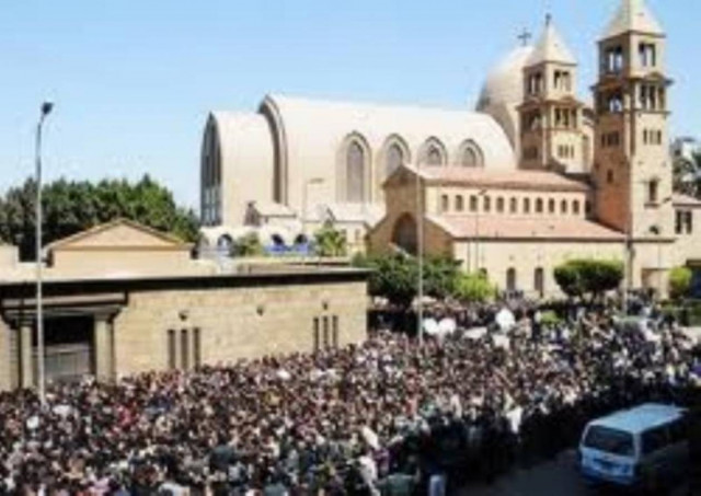 Ποδοπατήθηκαν πιστοί για τον Σενούντα